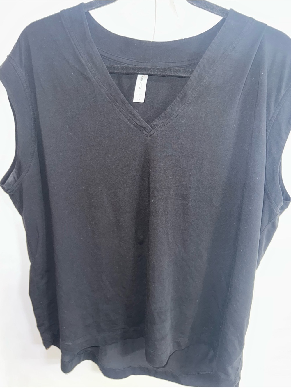 Athleta Black V-Neck Sleeveless Tank Top